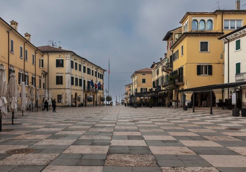 Browse the Wednesday market – Lazise