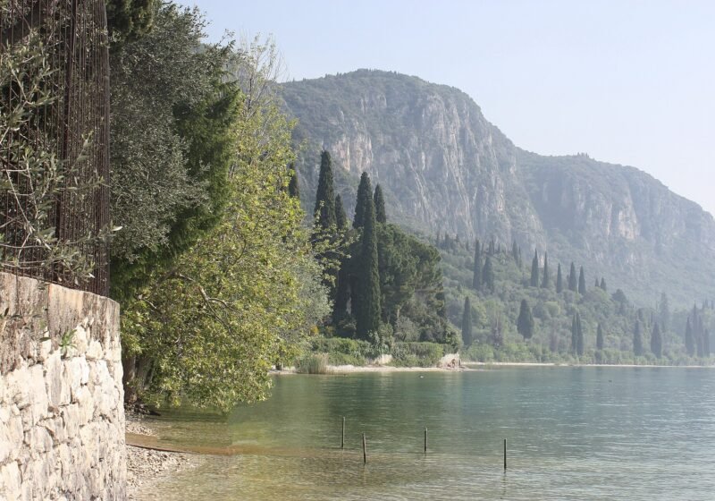 Garda, the coast nearby Punta San Vigilio – Garda