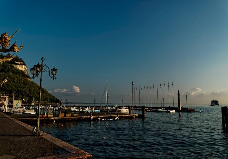 Browse the Friday market along the lakefront – Garda