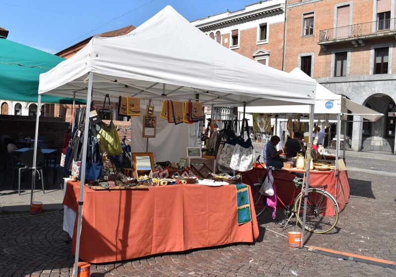 Hunt for bargains at the antiques market – Lonato del Garda