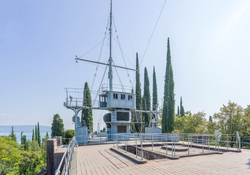 Explore the warship Puglia and the MAS boat with the kids – Gardone Riviera