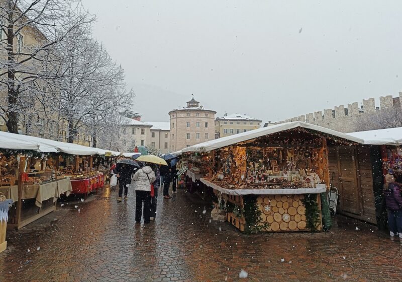Browse the Christmas market from late November – Arco