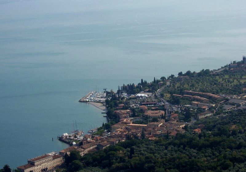 Play a round at Golf Bogliaco – Toscolano Maderno