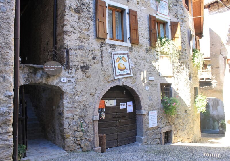 Canale di Tenno tipica casa antica – Tenno