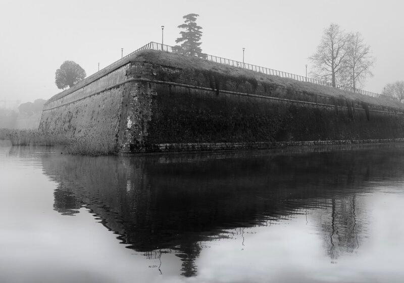 Le mura Fortezza Peschiera – Peschiera del Garda