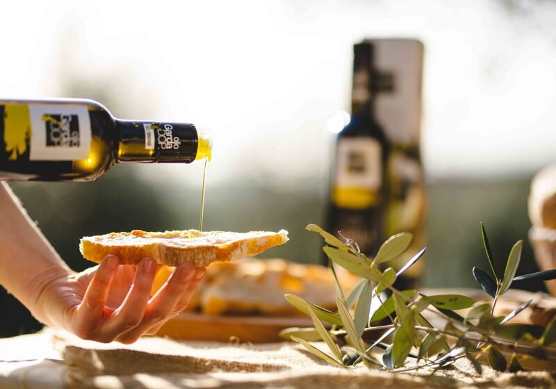 Stock up on olive oil, honey and cheese from the plateau – Tignale