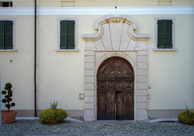 Palazzo Cominelli portale Cisano San Felice del Benaco – San Felice del Benaco