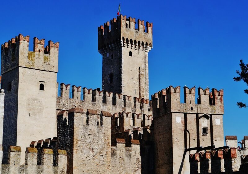 Sirmione Castello Scaligero Esterno 03 – Sirmione