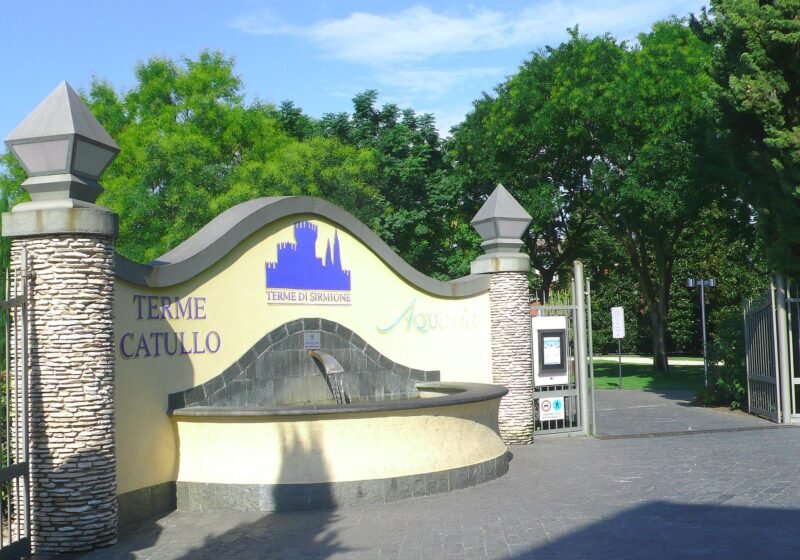 Float in the thermal pools at Aquaria – Sirmione