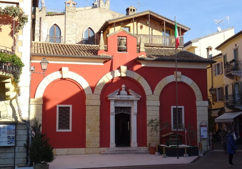See the frescoes in the church of the Santissima Trinità – Torri del Benaco